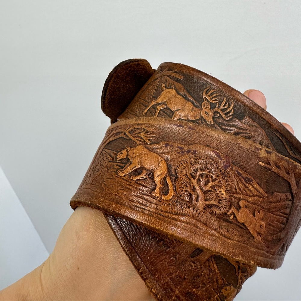 ⛔️SOLD⛔️Vintage Brown Leather Embossed Animal Woodland Theme Adjustable Belt Siz - Picture 9 of 11